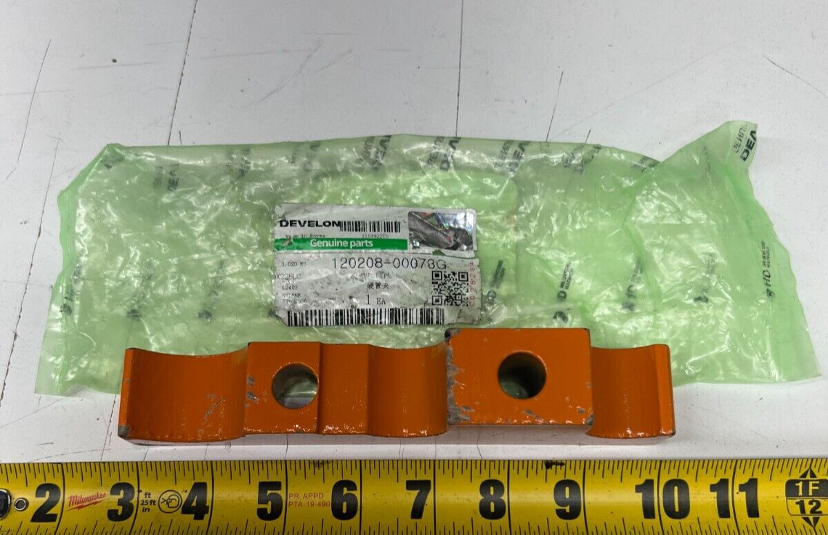 Develon Doosan 120208-00073G Pipe Clamp Hydraulic Excavator Bracket 470/500 OEM Develon Doosan 120208-00073G Pipe Clamp Hydraulic Excavator Bracket 470/500 OEM