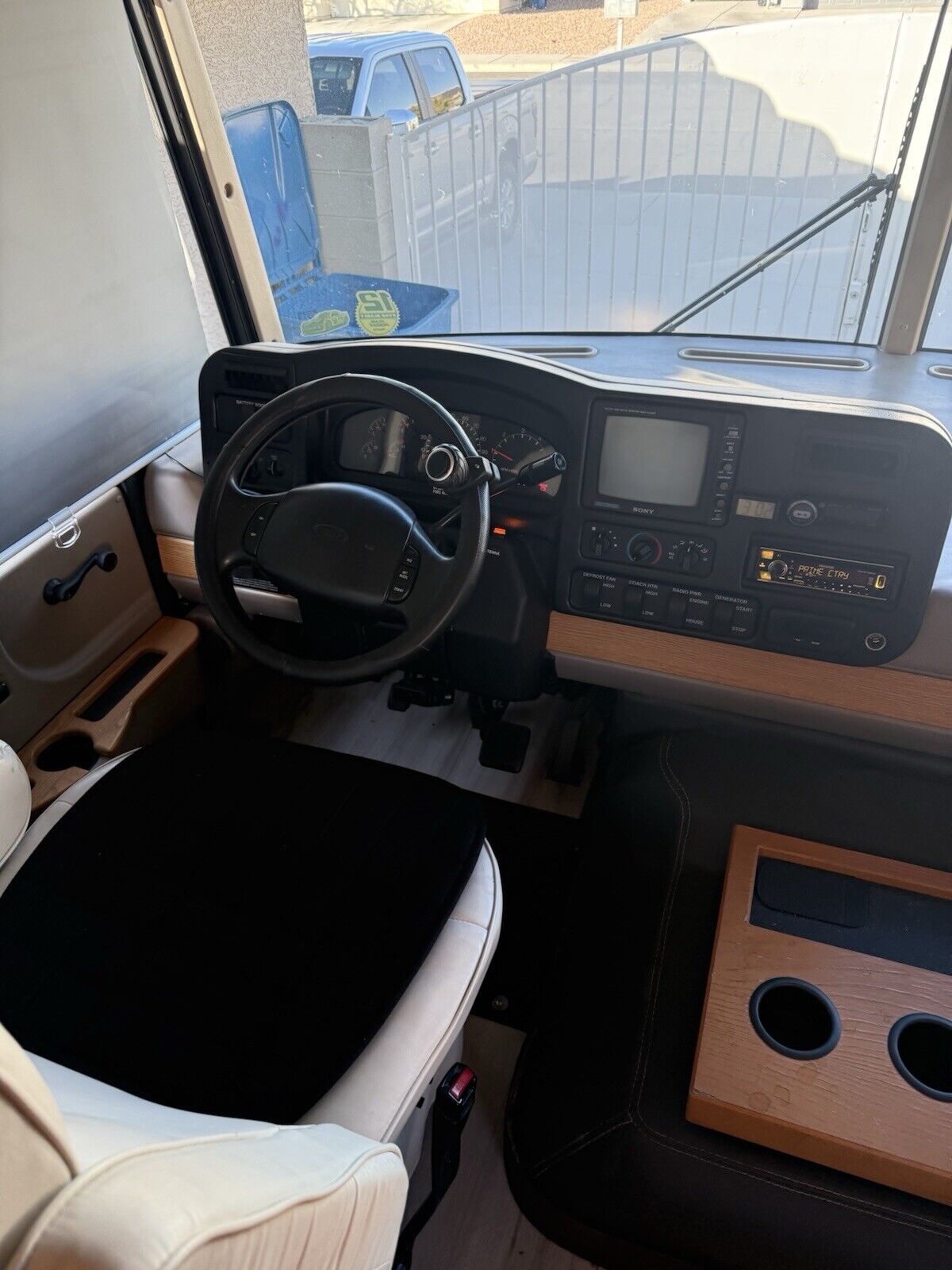 2001  Winnebago Itasca 32v
