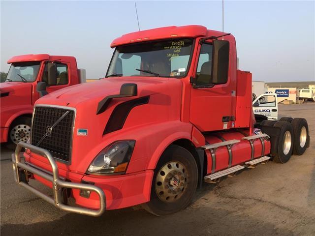 2014 VOLVO VNL Day Cab