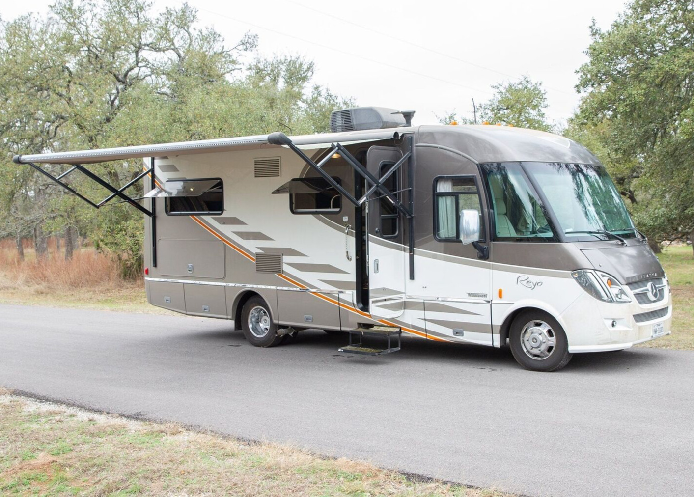 2016 Winnebago Itasca Reno RV