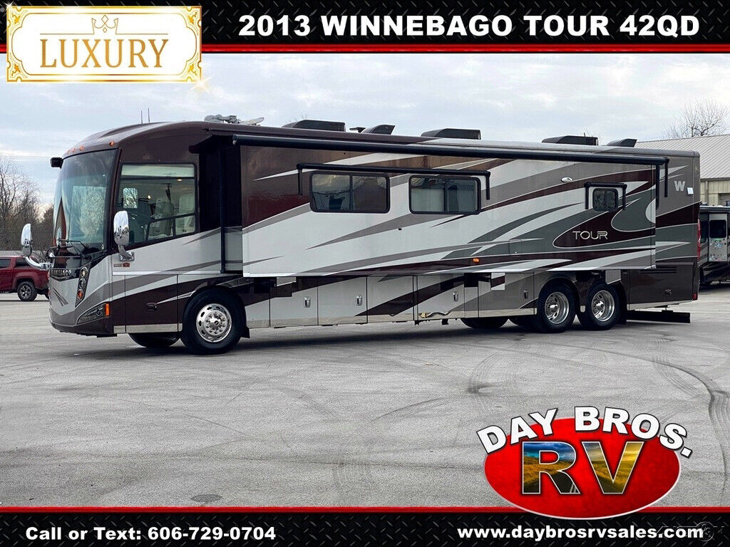 13 Winnebago Tour 42QD Diesel Coach Motorhome RV Class A Wall Slide Half Bath