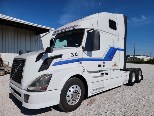 2015 VOLVO VNL