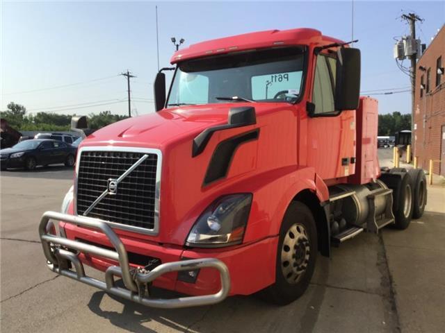 2016 VOLVO VNL Day Cab – Natural Gas
