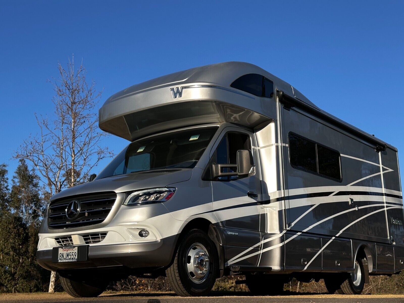 2020 Winnebago Navion 524D Solar Panels, Satellite, Rear & Side Cameras Warranty