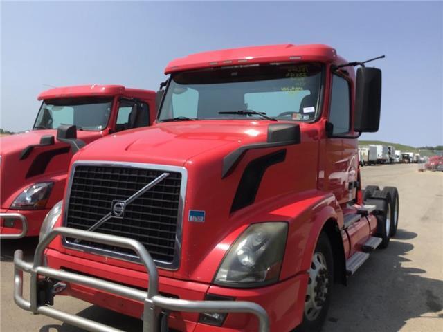 2015 VOLVO VNL Day Cab