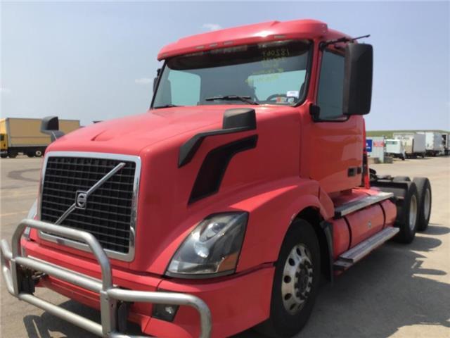 2015 VOLVO VNL Day Cab