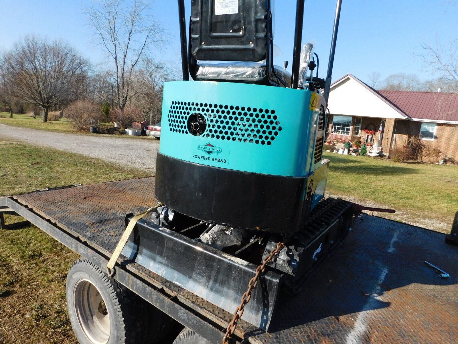 AGT Industrial Mini Excavator 1 Ton 13.5 HP Briggs and Stratton Engine Gas QH12