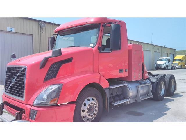 2016 VOLVO VNL Day Cab – Natural Gas