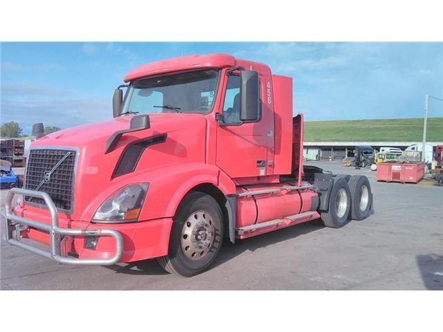 2014 VOLVO VNL