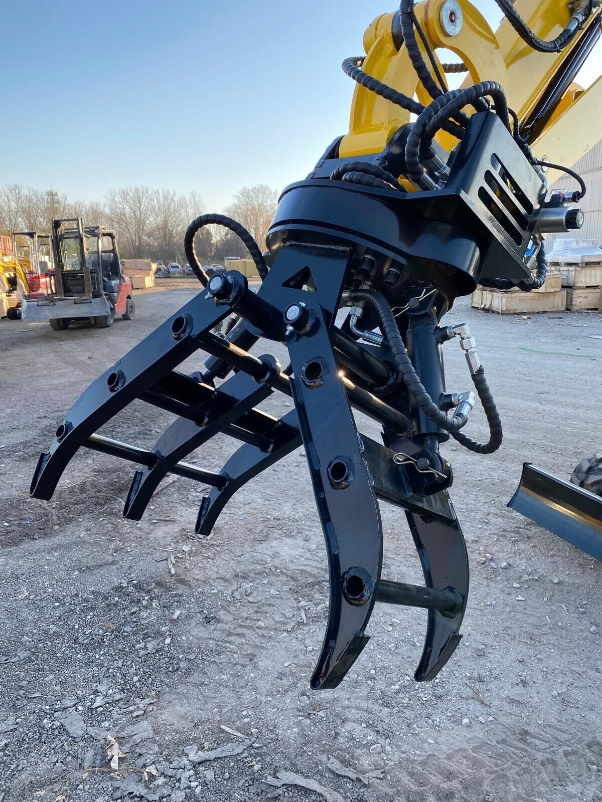 3.5 Ton Excavator Motor Grapple/Grabber Attachment For Rippa Local Pick Up Only 3.5 Ton Excavator Motor Grapple/Grabber Attachment For Rippa Local Pick Up Only