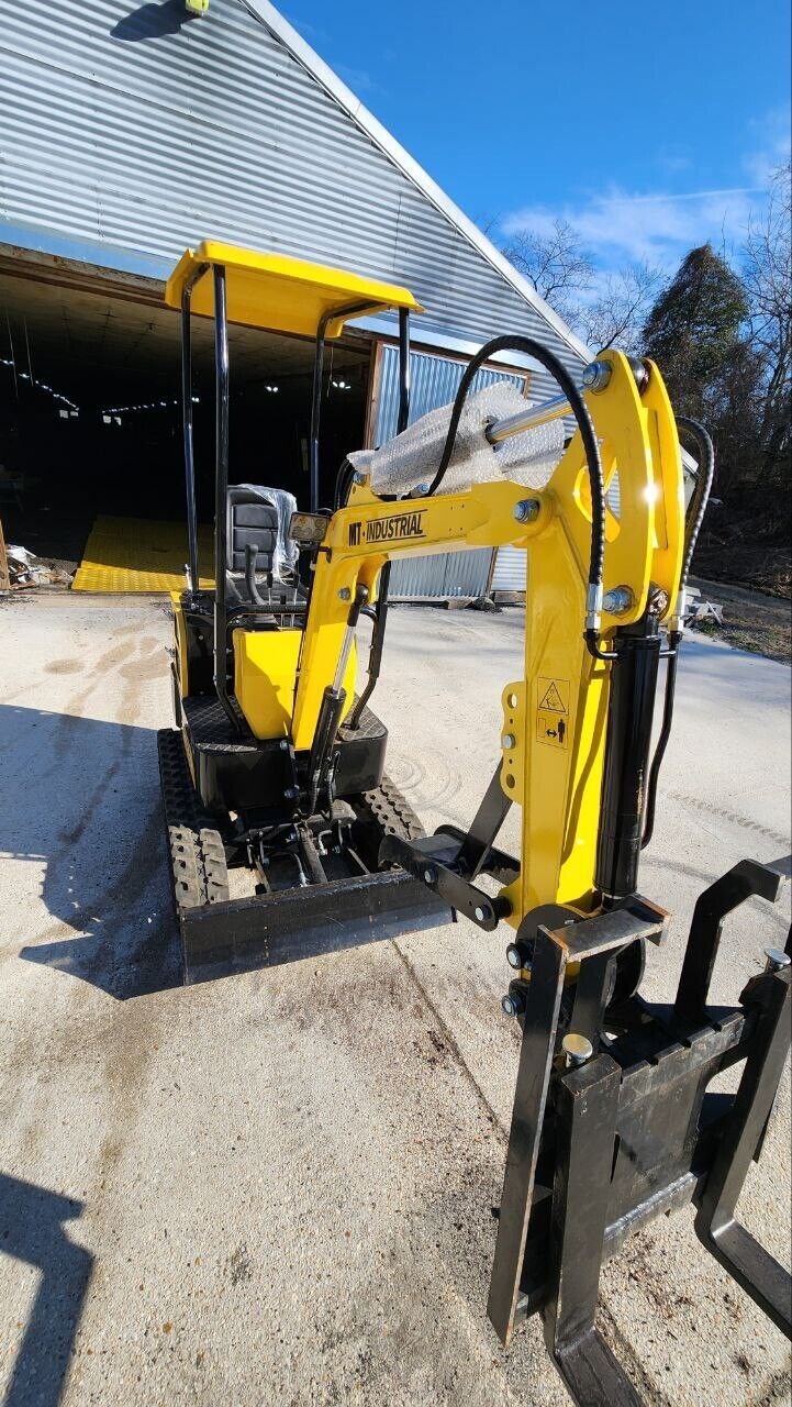 2024 Mini Exavator with 400mm bucket