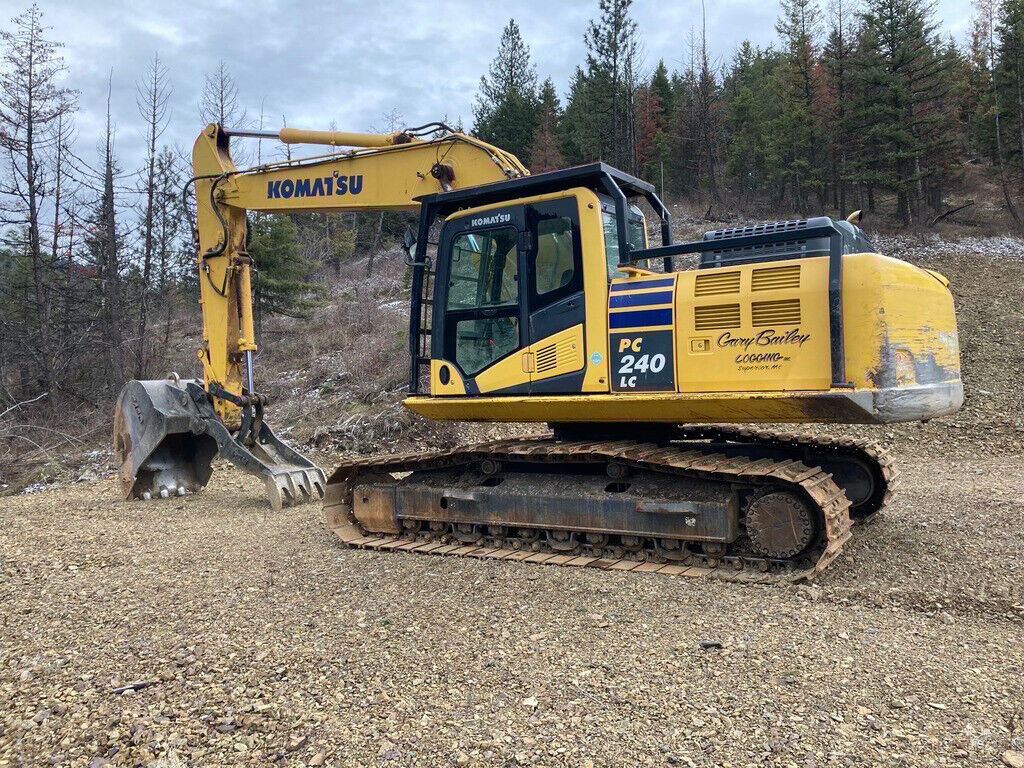 2017 Komatsu PC240 LC-11 Excavator 6,100 Hours Enclosed ROPS Heat/AC 2017 Komatsu PC240 LC-11 Excavator 6,100 Hours Enclosed ROPS Heat/AC