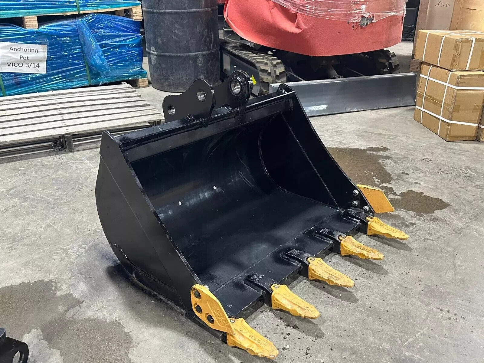 3.5 Ton Excavator 31 Inch Bucket Attachment For Rippa Local Pick-Up Only