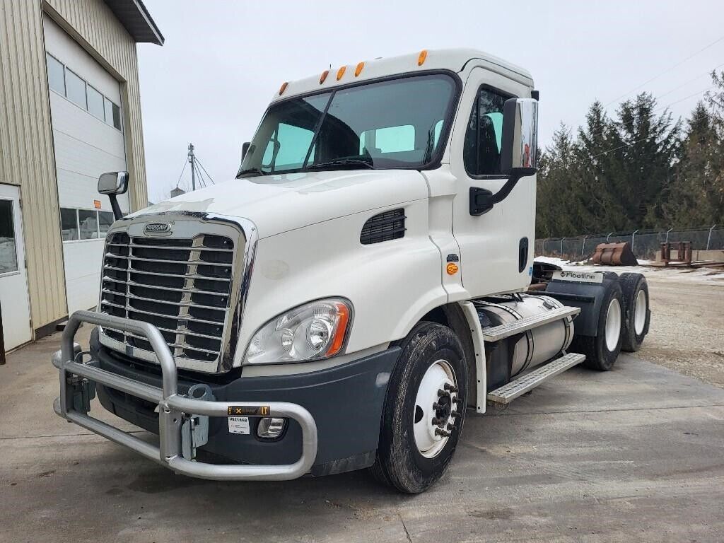 2014 FREIGHTLINER CASCADIA 113