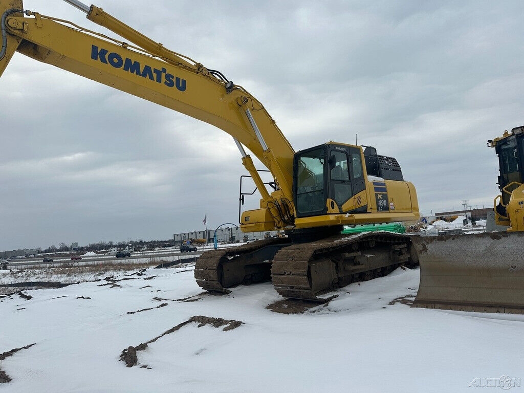 2022 Komatsu PC490 LC-11 Excavator 1,800 Hours Enclosed ROPS Heat/AC