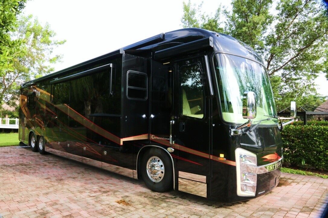 entegra conerstone 45a super clean and low miles motivated seller