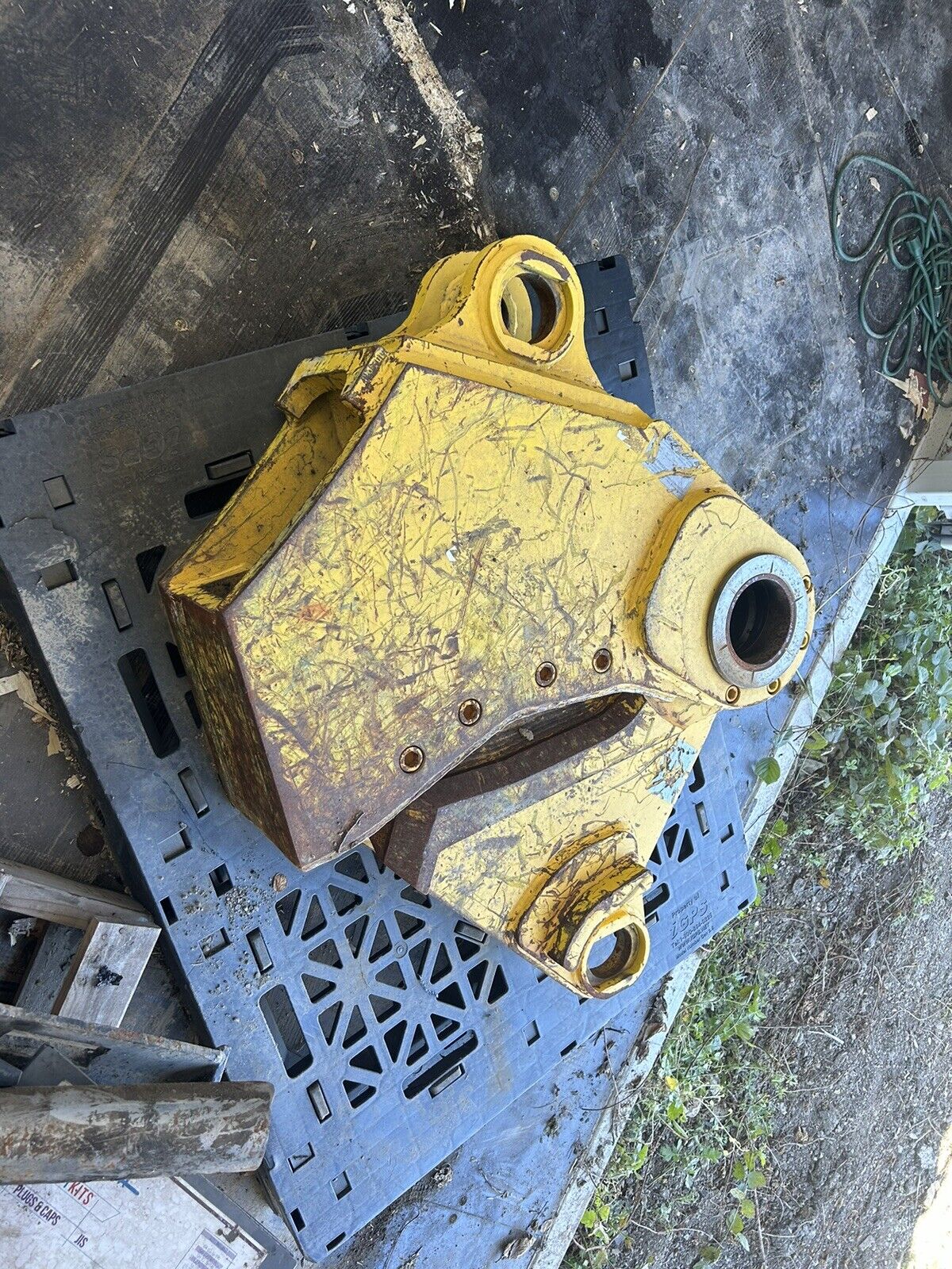 Epiroc CC 1600U Shear Jaw Set