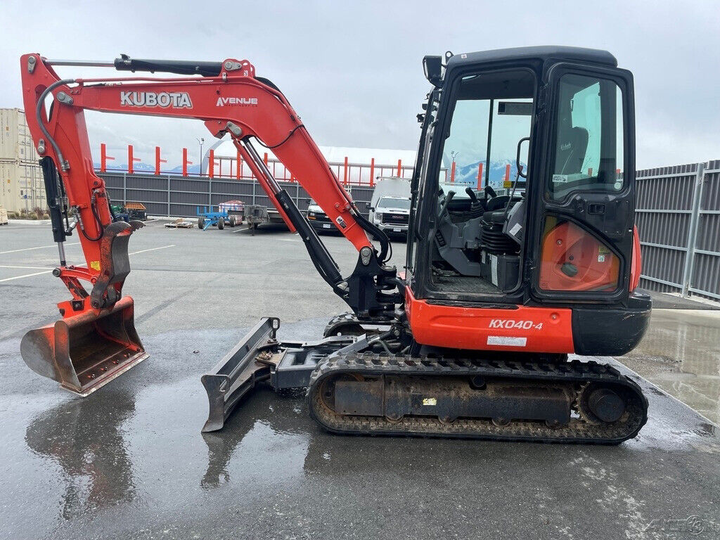 2017 Kubota KX040-4 Excavator w/ 3 Buckets 4,296 Hours Enclosed ROPS