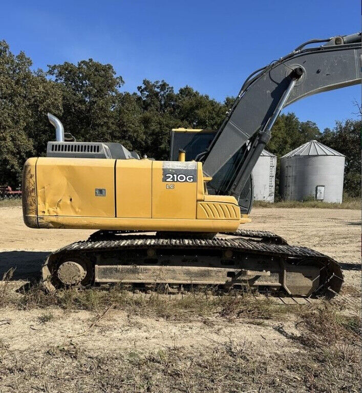 2015 John Deere 210G LC
