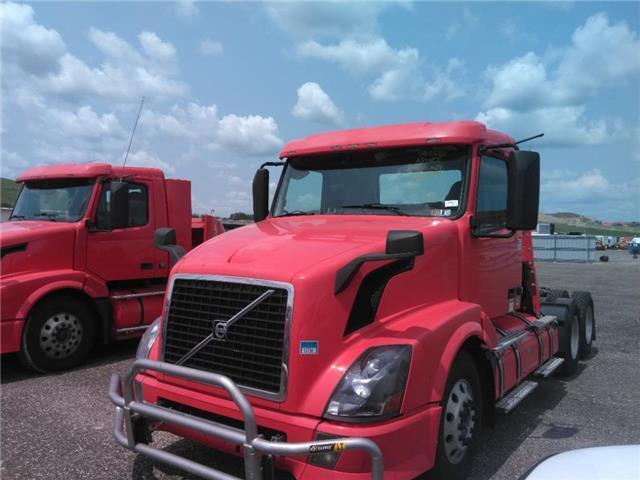 2014 VOLVO VNL
