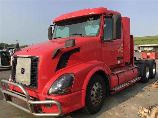 2014 VOLVO VNL Day Cab