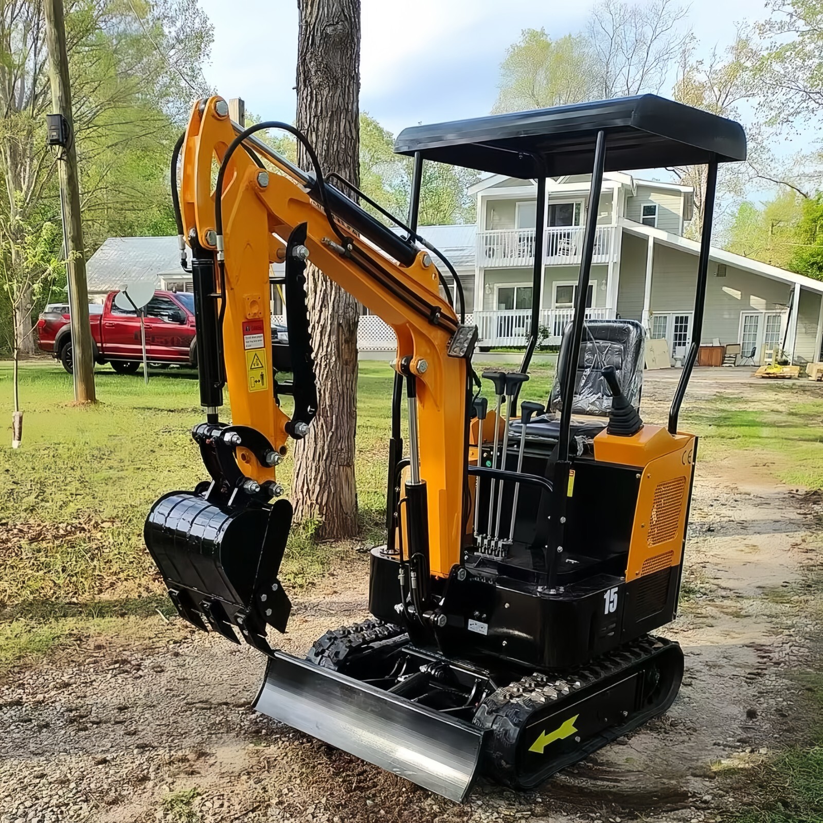 Local Pick Up1.5ton Operate Weight Mini Hydraulic Excavator with Pilot Operation