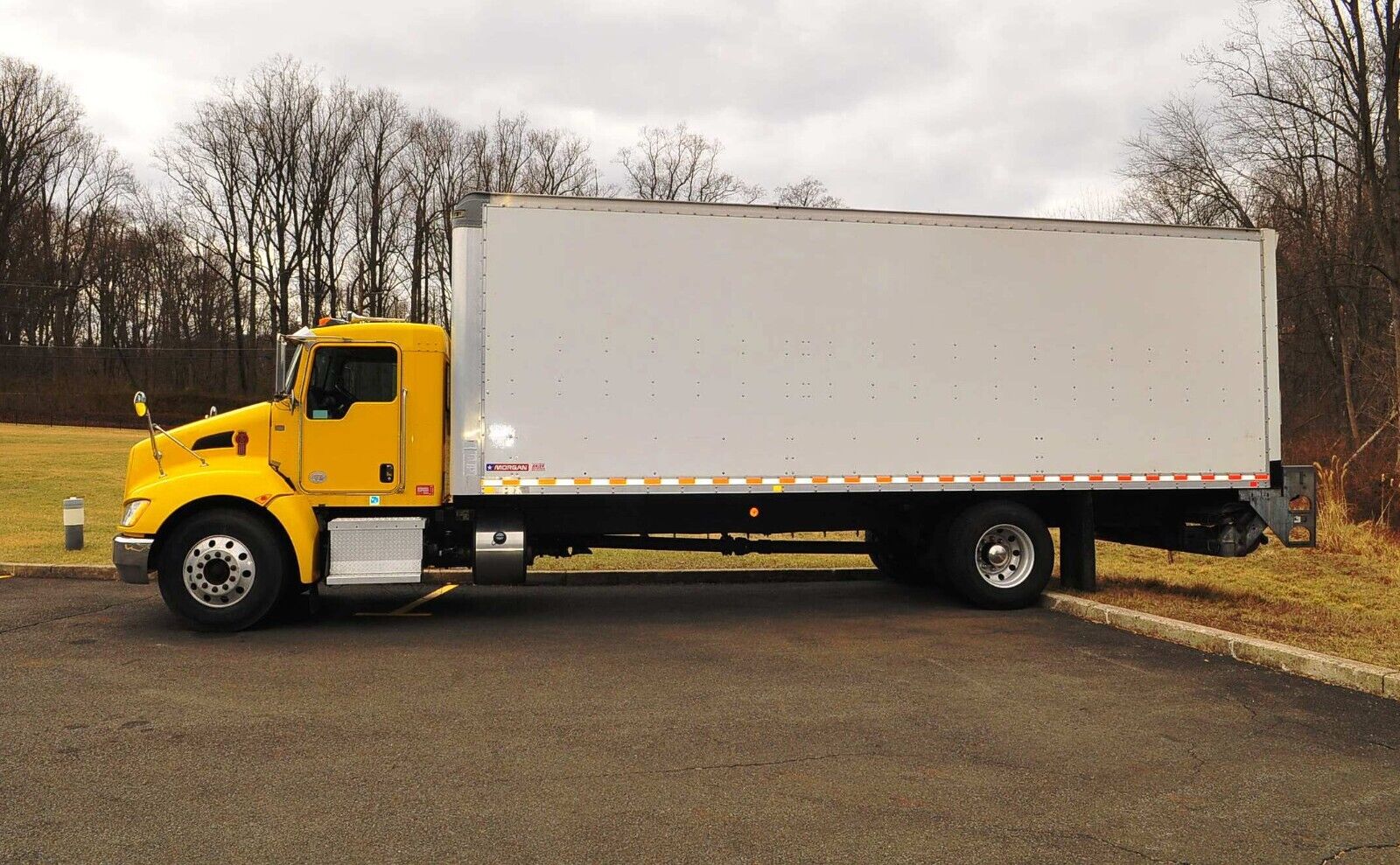 21 Kenworth Tractor Trailer Runs Great Low Miles 8.9l Lift Gate 100% Financing