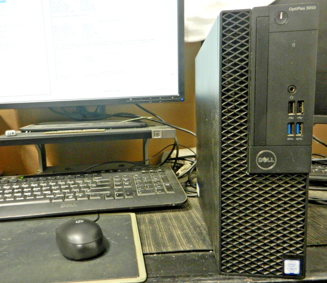 Dell Optiplex 3050 Desktop CORE i5-7500 @ 3.40Ghz / 4GB / NO HDD – Boots to Bios