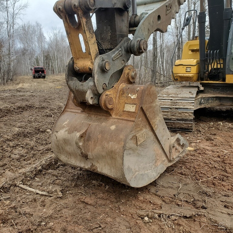 2015 John Deere 180G LC Excavator 5,058 Hours Enclosed ROPS Hydraulic Thumb 2015 John Deere 180G LC Excavator 5,058 Hours Enclosed ROPS Hydraulic Thumb