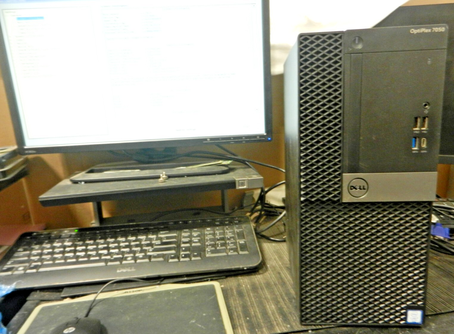 Dell Optiplex 7050 CORE i7-7700 @ 3.60Ghz / 32GB RAM / NO HDD – Boots to Bios Dell Optiplex 7050 CORE i7-7700 @ 3.60Ghz / 32GB RAM / NO HDD – Boots to Bios