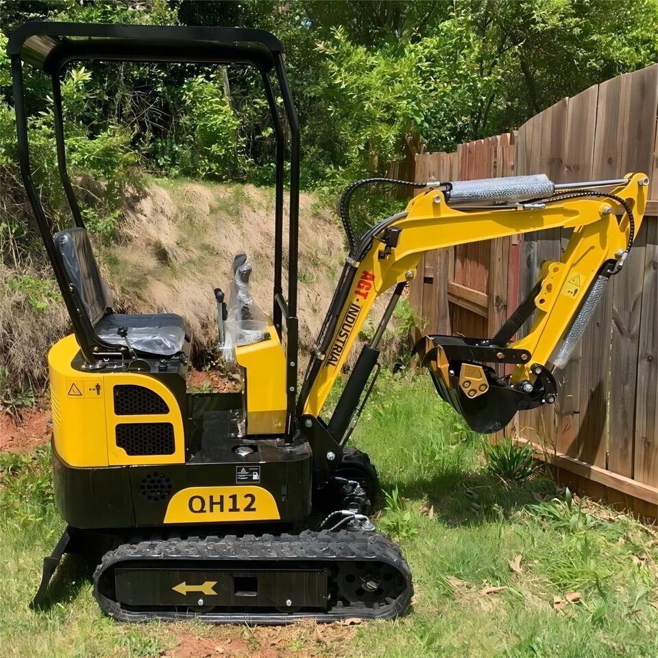 AGT  Mini Excavator 1Ton 13.5 HP  Gas Briggs & Stratton  Engine EPA, Attachments