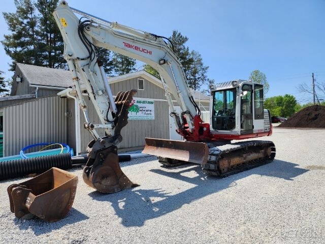 15 Takeuchi TB1140 Excavator, 4,111 Hours, 2 buckets, hydraulic thumb