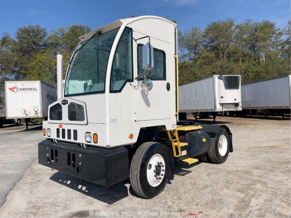 2020 Autocar XSpotter Terminal Tractor Yard Hostler Intermodal Truck A/T bidadoo