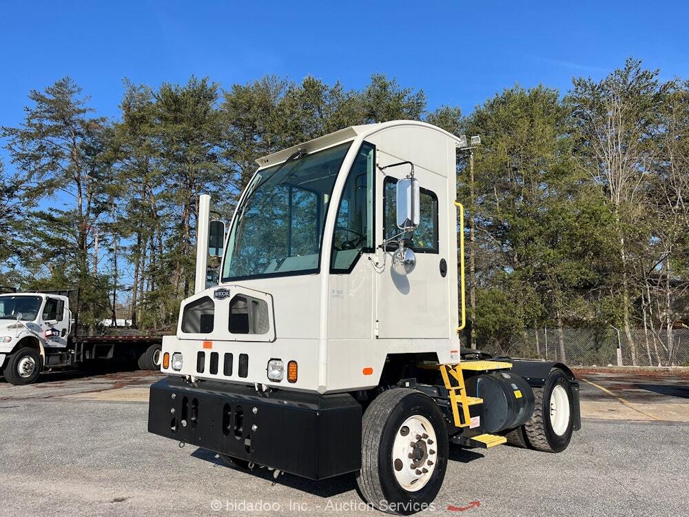 2020 Autocar XSpotter Yard Terminal Tractor Intermodal Truck A/T Cummins bidadoo 2020 Autocar XSpotter Yard Terminal Tractor Intermodal Truck A/T Cummins bidadoo
