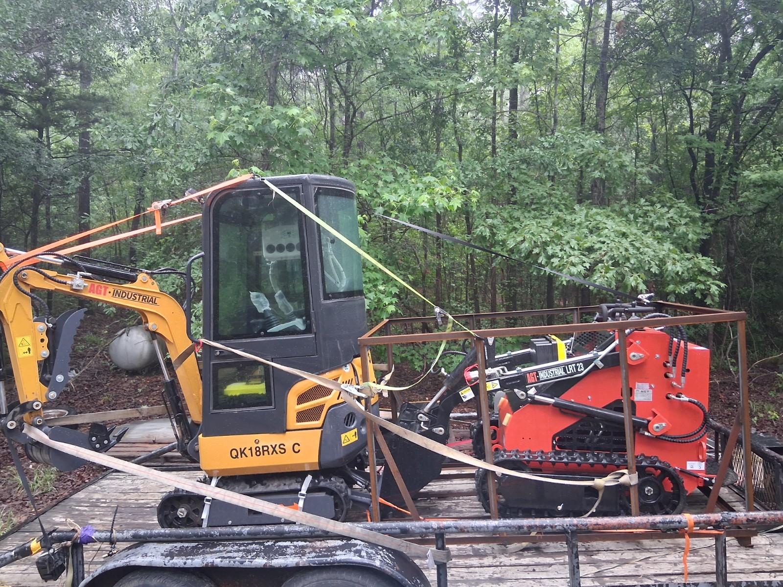 Mini Digger With A/c.AGT-QK18RXS-C, An Agt mini skid steer agt LRT 23 On Trailer