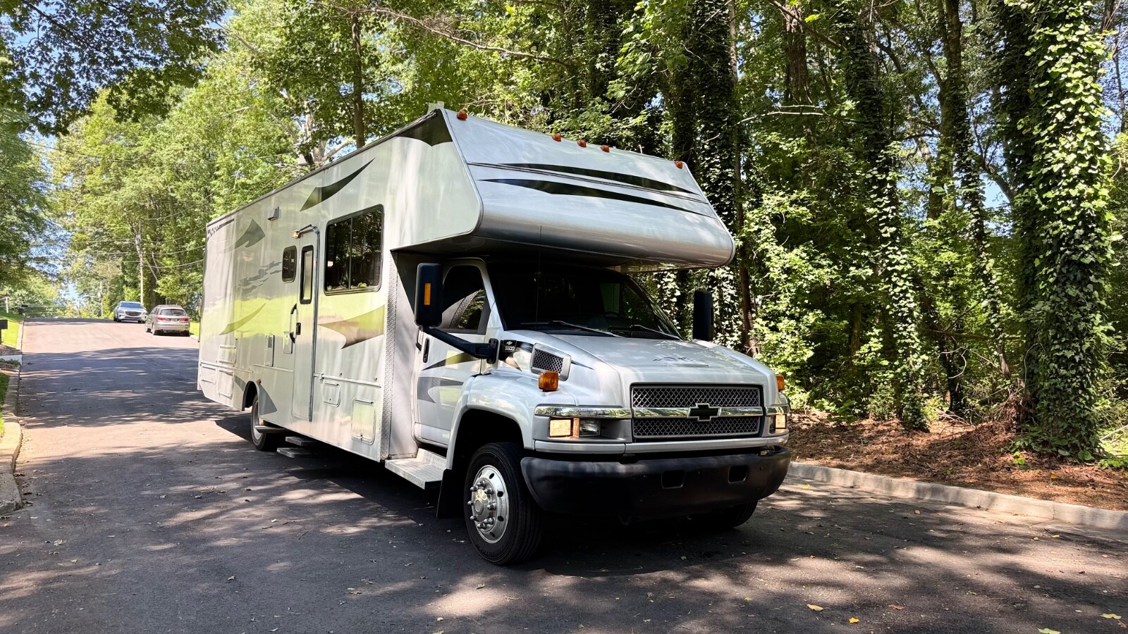 2004 Chevrolet Gulf Stream Fun Mover RV | Toy Hauler | 65K Miles | Clean