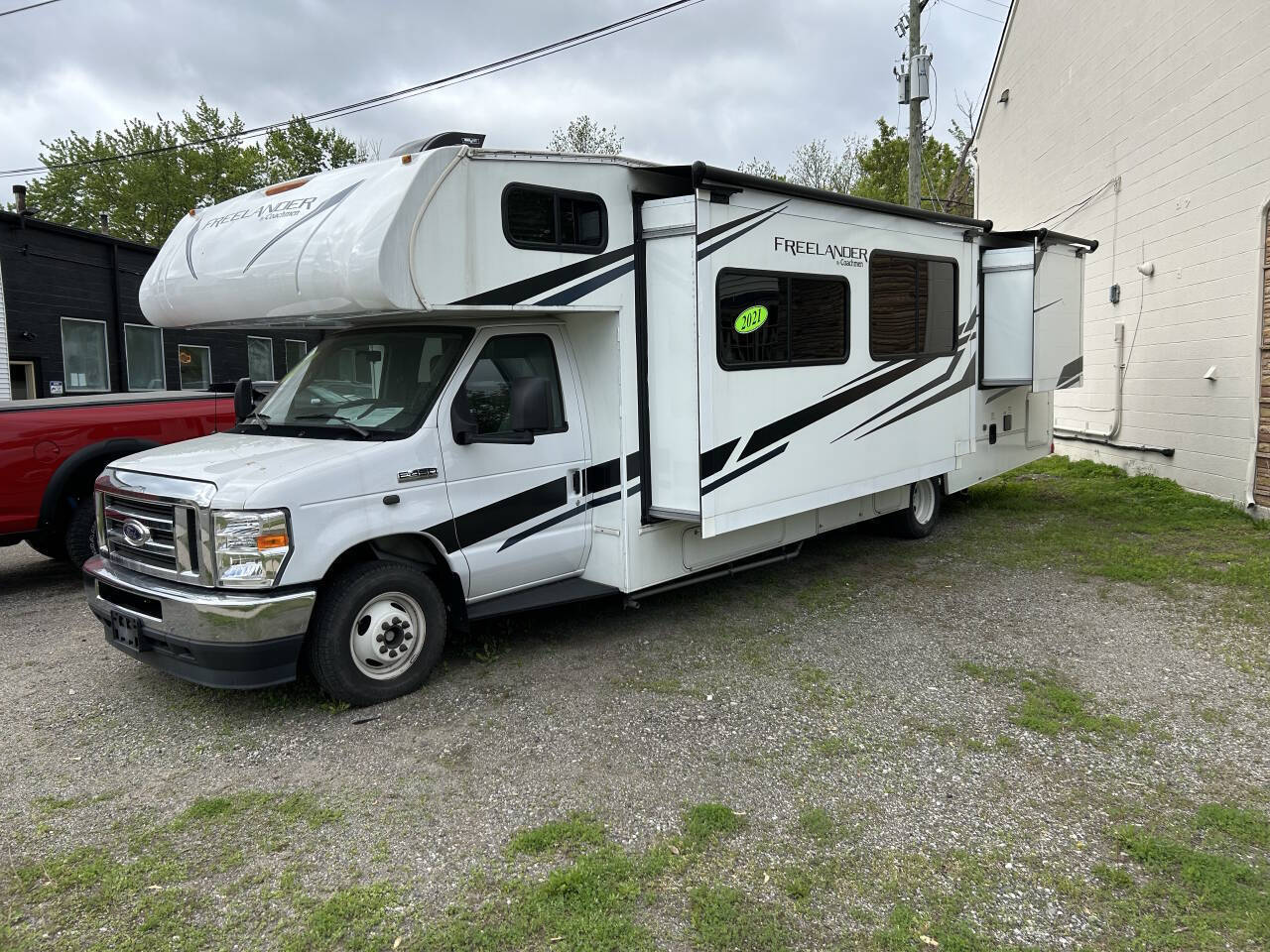 2021 Coachmen RV Freelander 33 foot E-series E-450 White V8 7.3L Automatic 10412