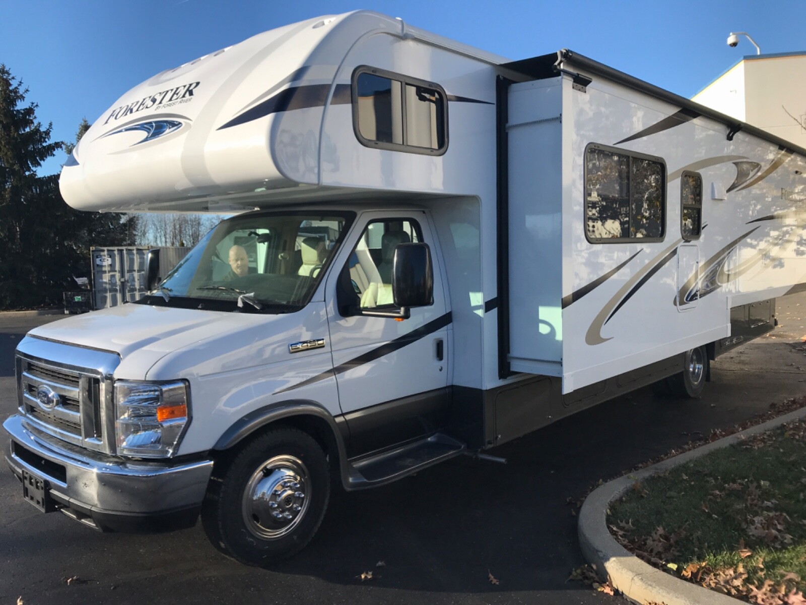 2018 Forest River, Class C, 32’, #3272LE, Full Wall Slide, Sleeps 8, Warranty!