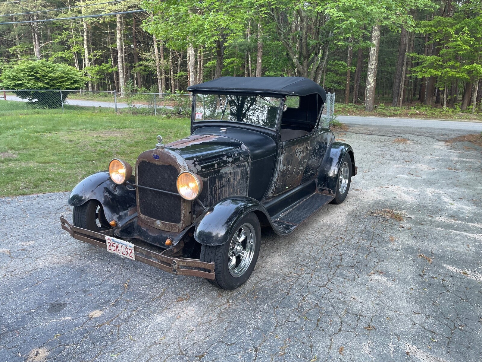 1929 Ford Model A Roadster with rumble sea