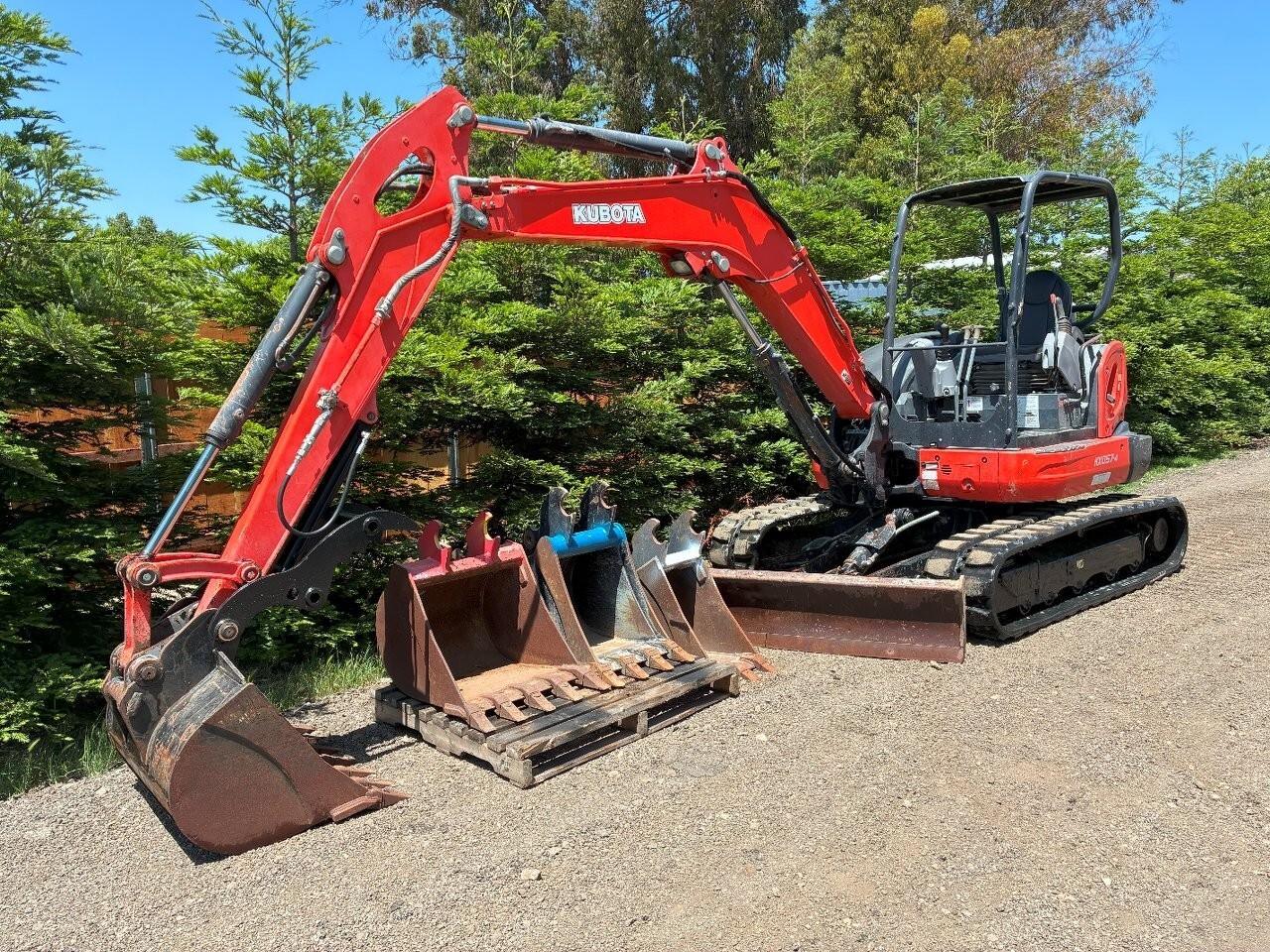 2018 Kubota KX057-4 Excavator w/Thumb angle blade and 4 buckets
