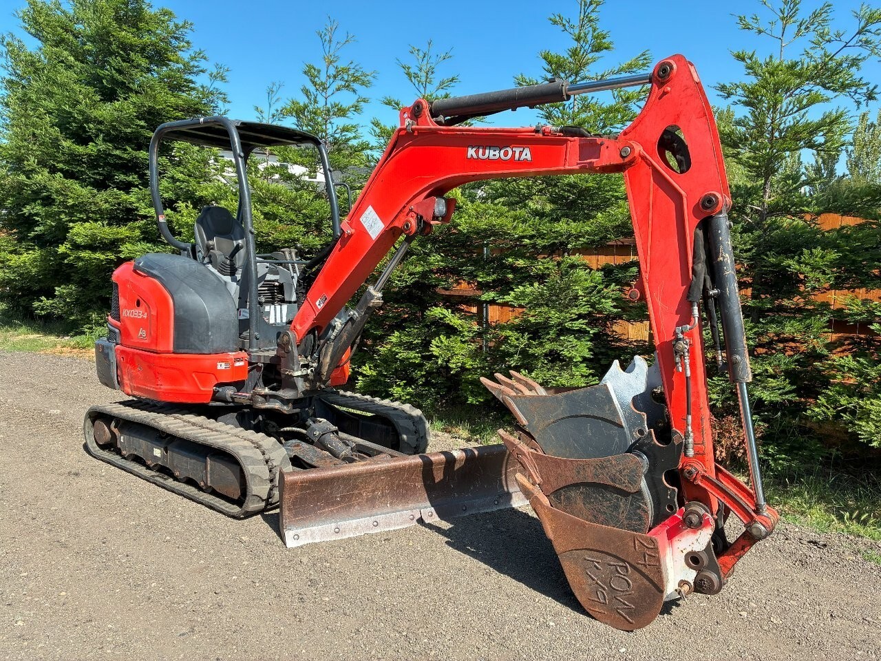 2018 Kubota KX033-4 Mini Excavator w/Angle blade and buckets