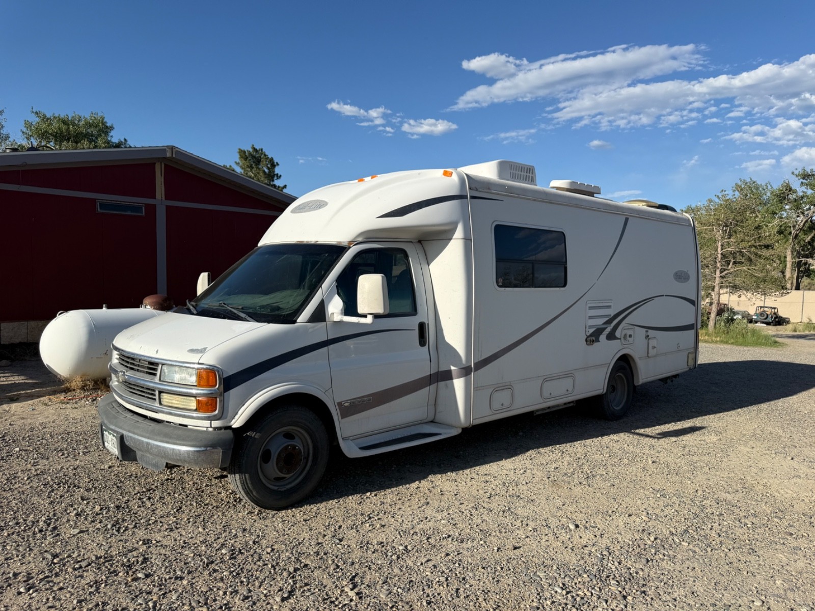 Trail-Lite Class B+ Motorhome Chevy 3500 8.1L Vortec Solar Full Bath Clean