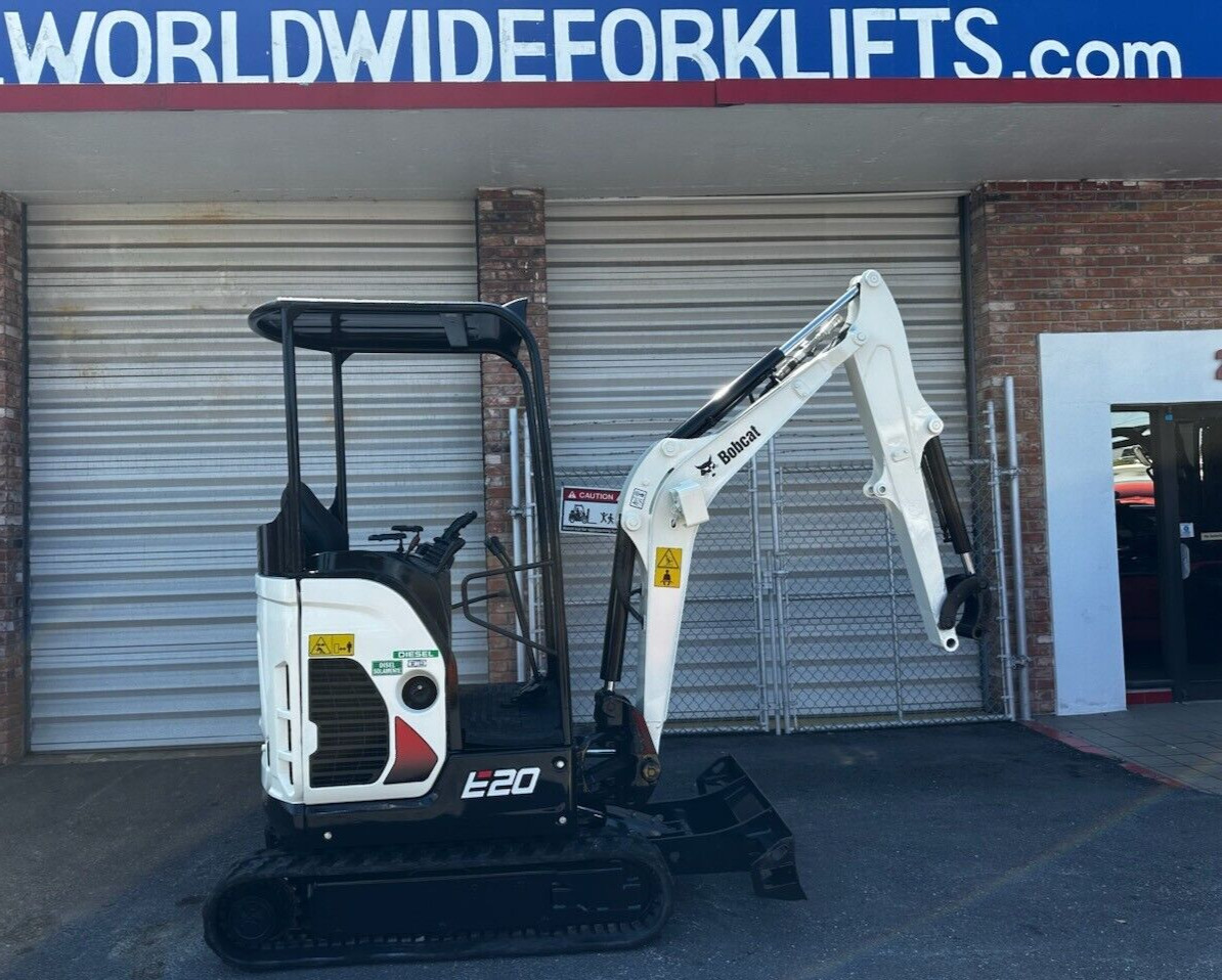 2017 Bobcat E20 Mini Excavator Rubber Tracks Aux Hydraulic Thumb KUBOTA Diesel
