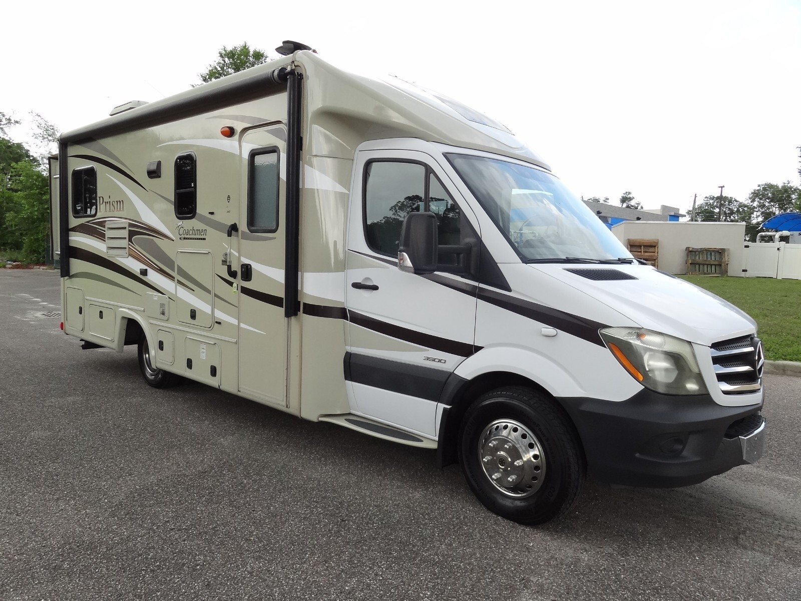 14 COACHMEN PRISM 24G CLASS B+/C MH~2 SLIDES~GENERATOR~DIESEL~LOADED~LUXURY~WOW