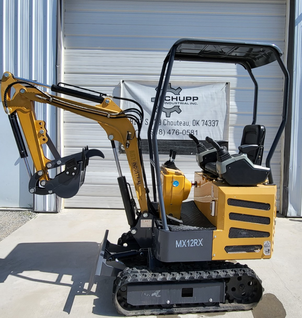 NEW AGT Industrial  1-ton MX12RX 13.5HP Mini Excavator Digger