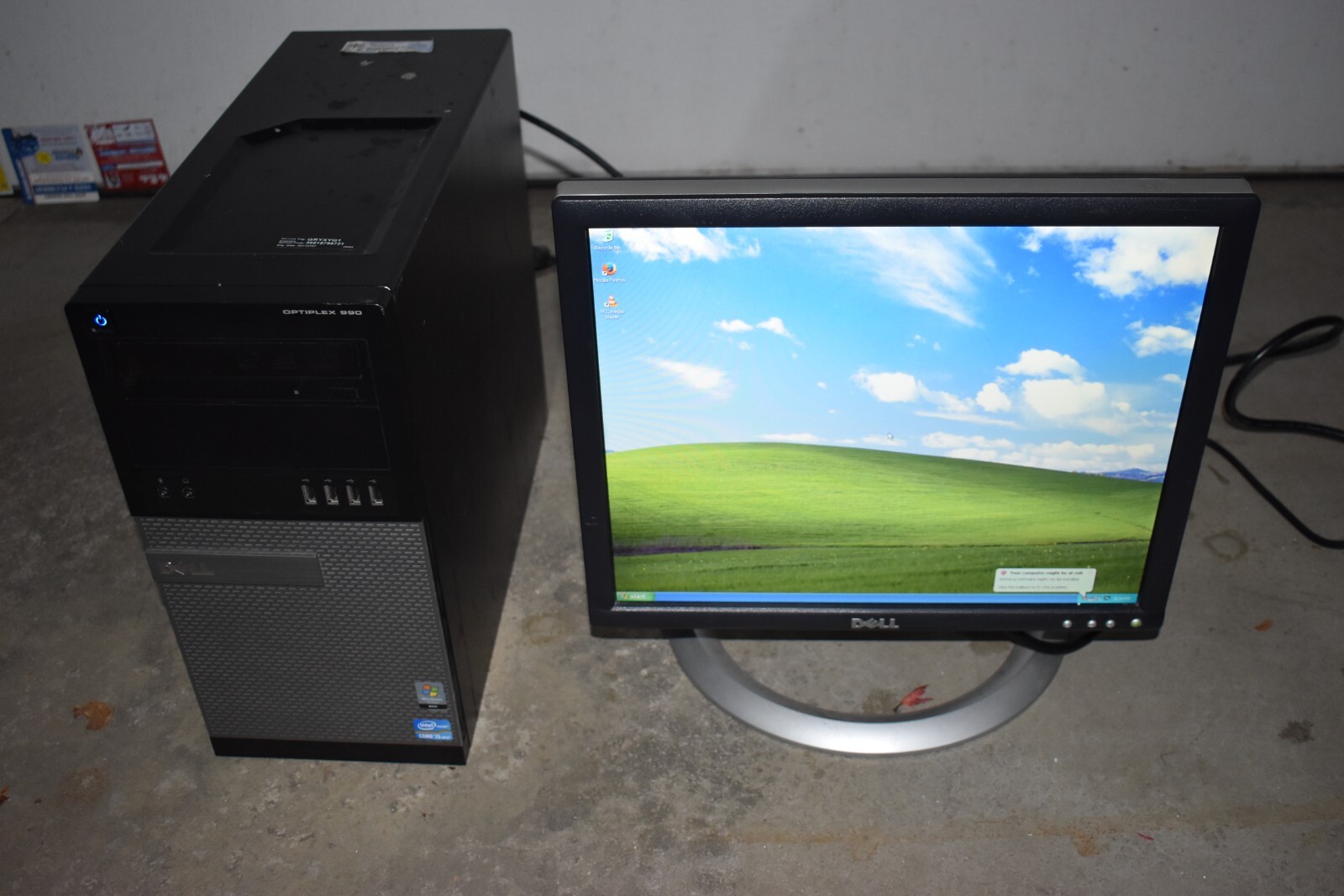 Dell Optiplex +LCD Monitor Quad Core i5-2500 3.3GHz 4GB 500GB HDD Windows XP Pro