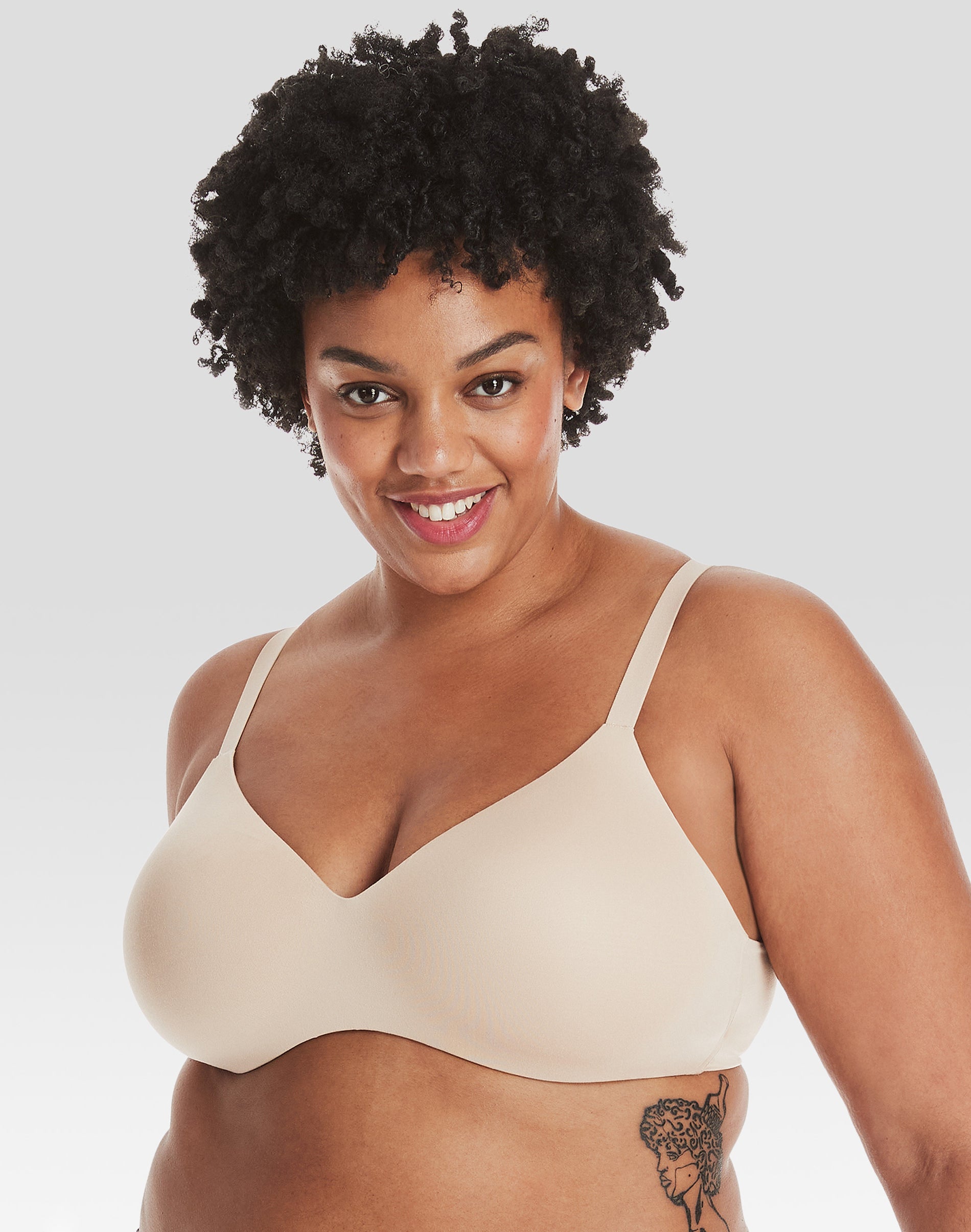 Hanes Women’s Concealing Petals Wireless Bra with Convertible Straps Nude XL