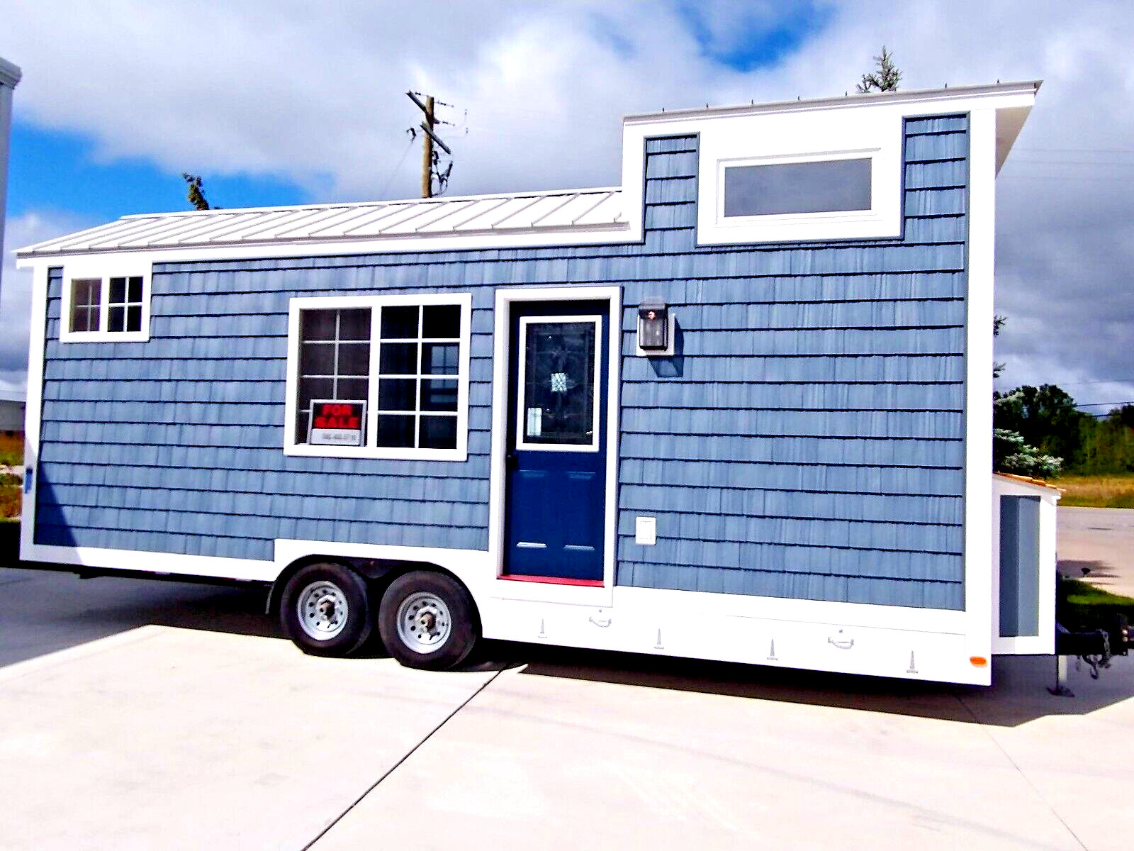 Luxurious Custom Built Tiny House (Ready for pickup or FREE delivery)