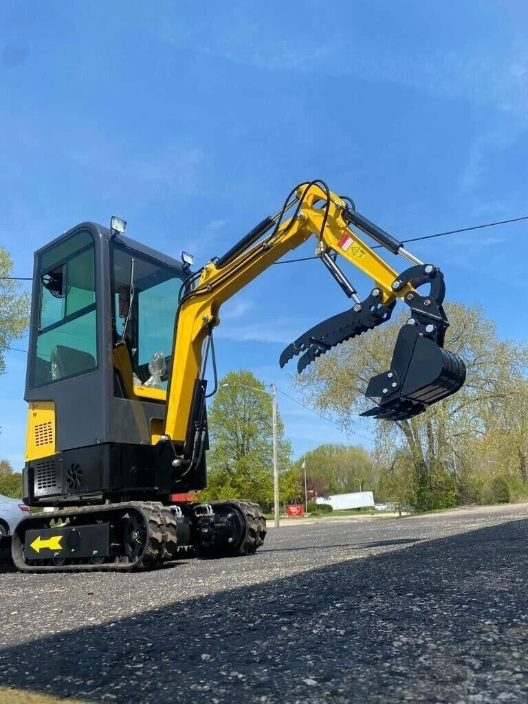 FREE SHIPPING Mini Excavator 1.15 Ton 13.5hp EPA ERTFD Engine BRIGGS & STRATTON
