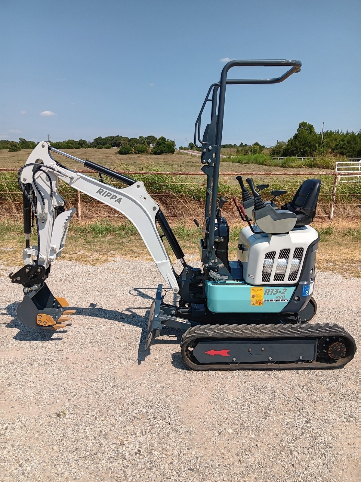 New RIPPA R13-2 PRO MINI EXCAVATOR  KUBOTA DIESEL, Hyd Thumb  FREE SHIPPING
